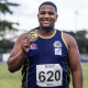 Alessandro Borges com a medalha de ouro no Brasileiro Sub-18 (Gustavo Alves/CBAt)