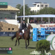 Eduardo de Menezes em ação em Grand Prix de hipismo saltos