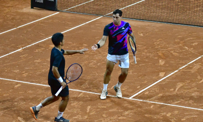 Fernando Romboli e Matías Soto se cumprimentam após irem à final do Challenger de Curitiba