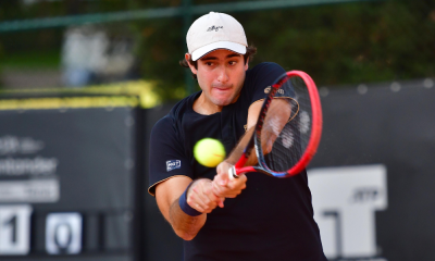 Gustavo Heide em ação no Challenger de Curitiba; ele e Felipe Meligeni avançaram à semi do torneio