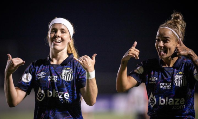 Ketlen comemorando gol do Santos na Libertadores Feminina