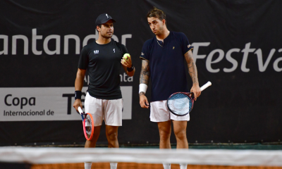 Marcelo Zormann e Felipe Meligeni conversam durante partida de duplas do Challenger de Curitiba