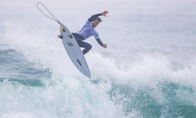 Mateus Herdy em ação na etapa de Ericeira do Challenger Series de surfe. Samuel Pupo