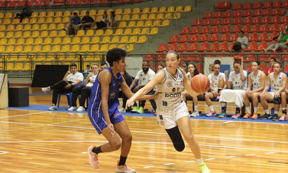 Duelo entre São José e Pró-Esporte/Sorocaba no Campeonato Paulista de basquete feminino; Corinthians também ganhou