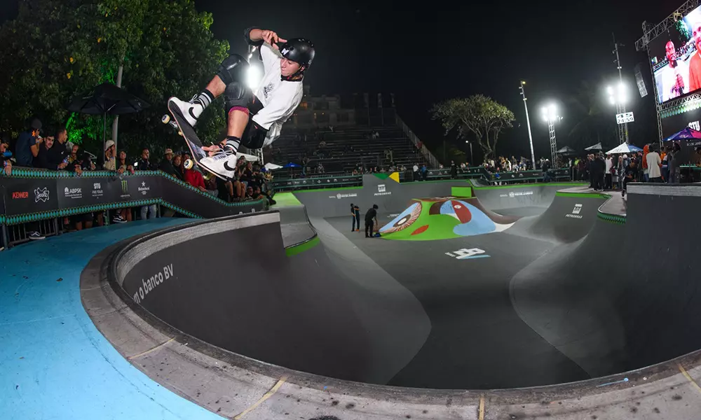 Na imagem, Luigi Cini executando uma de suas manobras no Park.