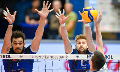 Pedro Frances bloqueia em jogo do Hypo Tirol na Champions League de vôlei masculino