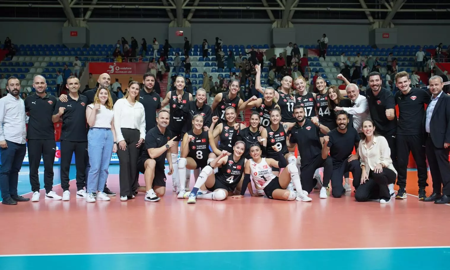 THY Júlia Bergmann turquia vôlei feminino Roberta Ratzke