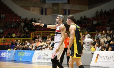 André Góes completou 500 jogos no NBB, mas o São Paulo foi derrotado pelo Mogi e perdeu a invencibilidade na temporada