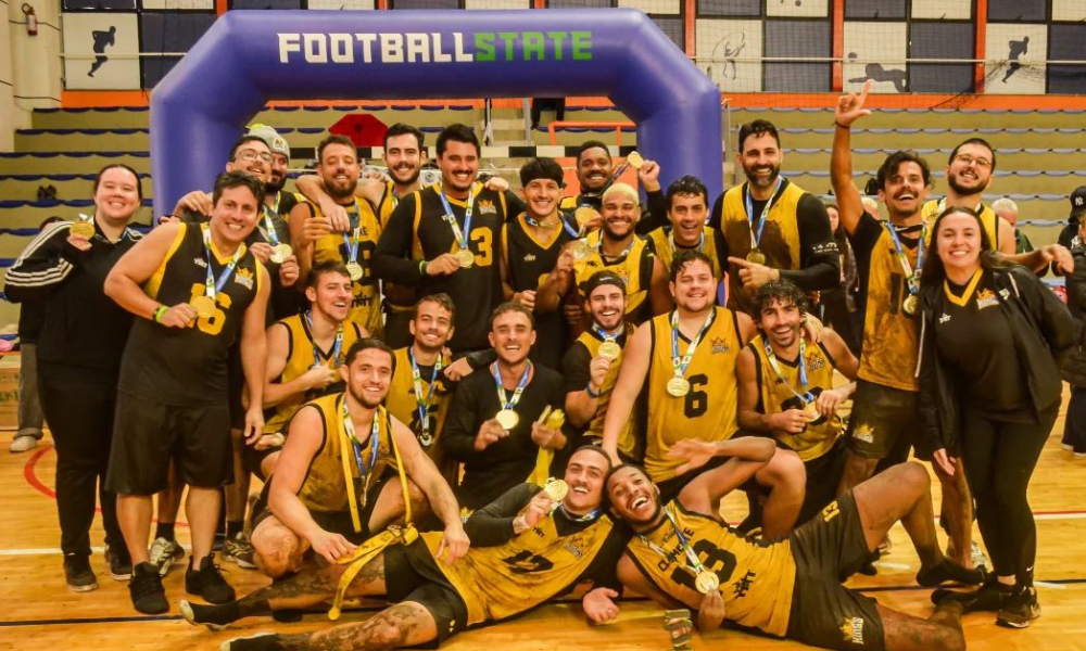 Jogadores do Kings comemorando a Super Final da Copa do Brasil de flag football