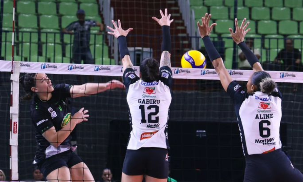 Partida entre Unilife Maringá e Batavo Mackenzie, válida pela Superliga Feminina de vôlei (Eduardo Maroldi/Unilife Maringá)