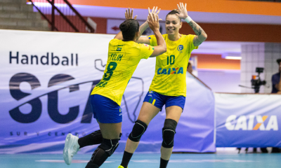 Comemoração das jogadoras brasileiras no Sul-Centro Americano Feminino de handebol (Bruno Ruas/CBHb)