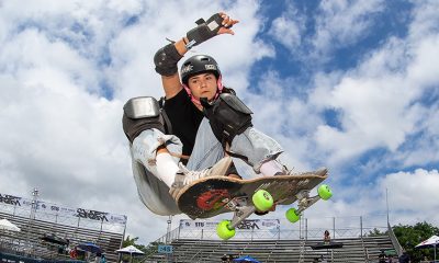 Na imagem, Isadora Pacheco encaixando uma de suas manobras no bowl.