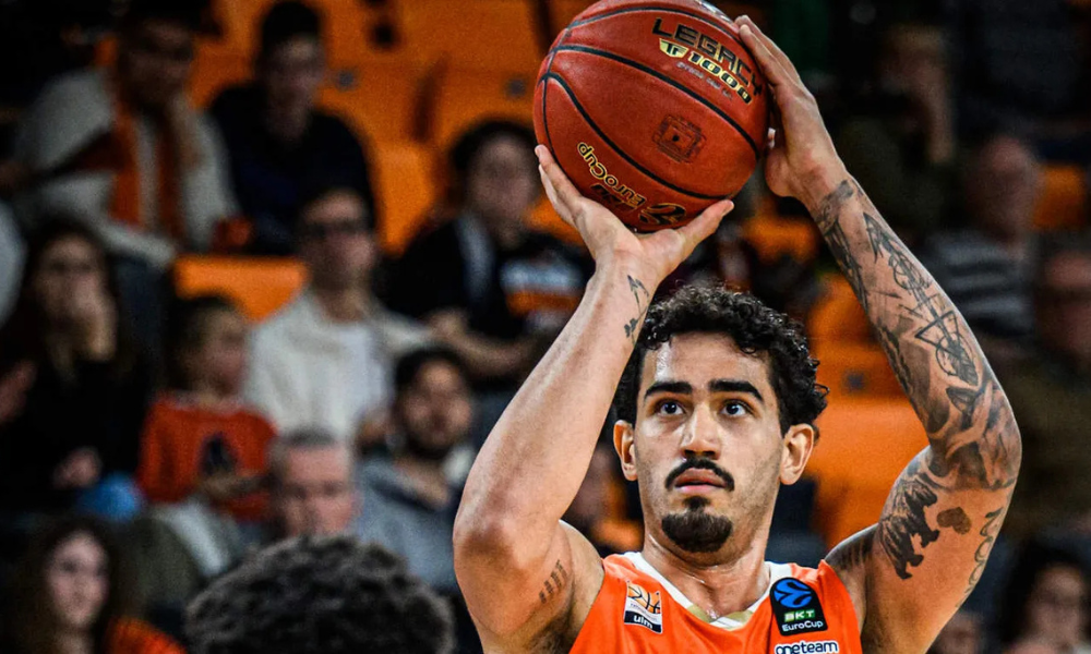 Marcio Santos em jogo do Ratiopharm Ulm na Eurocup de basquete