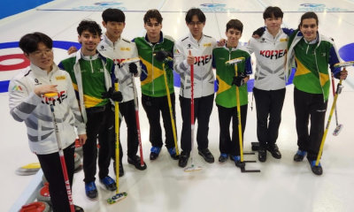 Equipes de Brasil e Coreia do Sul no Mundial Júnior de curling