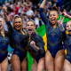 Equipe de ginástica artística do Brasil comemora medalha em Paris