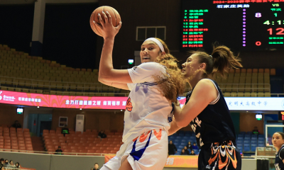 Kamilla Cardoso em jogo do Shanghai Swordfish na WCBA