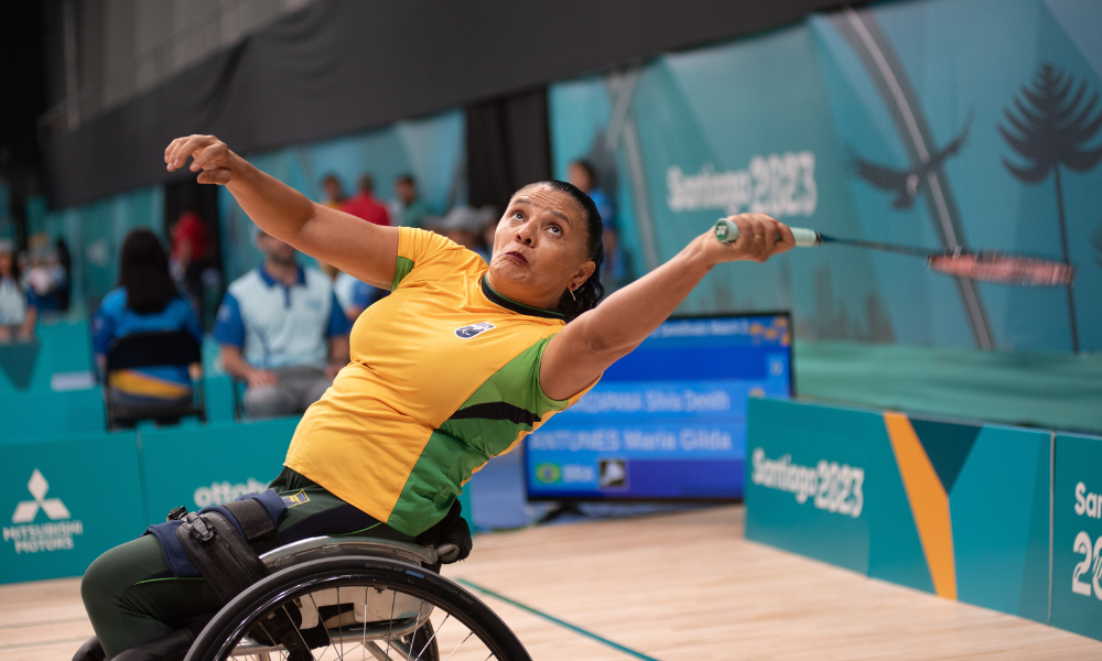 5.11.2023 -MARIA GILDA ANTUNES (BRA) X Silvia Denith (CAN) - Parapan Santiago 2023 - Badminton - Feminino Individual, WH2 Semi-FINAL - Local: Comitê Olímpico do Chile - Foto: Saulo Cruz/CPB @_saulocruz @ocpboficial