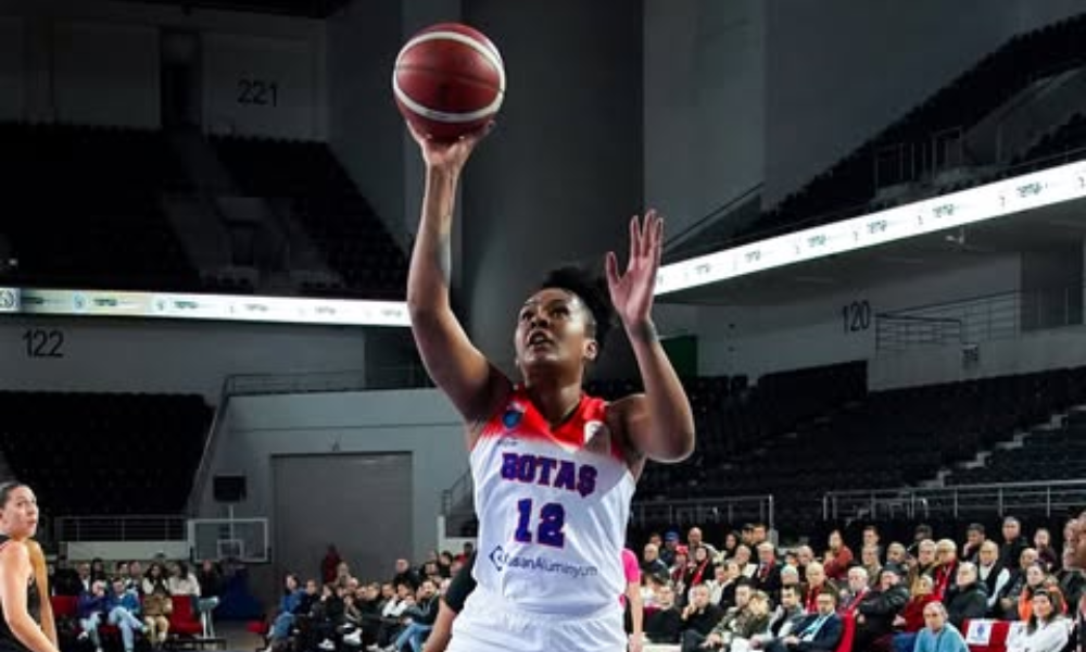 Damiris Dantas na liga turca de basquete feminino