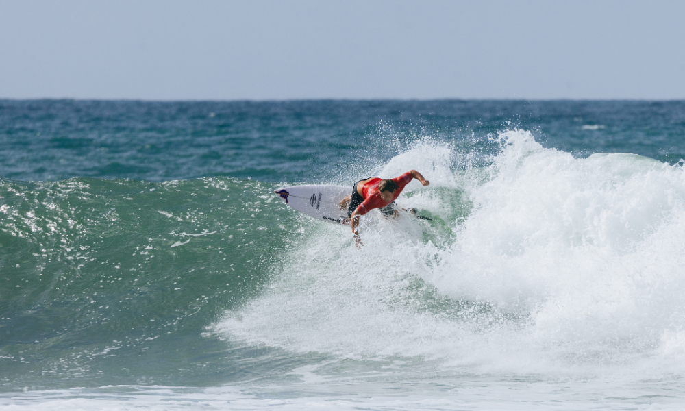 Leo Casal no Mundial Júnior de Surfe