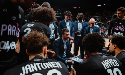 Tiago Splitter no Paris Basketball em partida da Euroliga