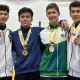 Érico Patto no pódio da competição de esgrima em Bogotá, após a Copa do Mundo Júnior (ou Mundial Júnior) de sabre masculino