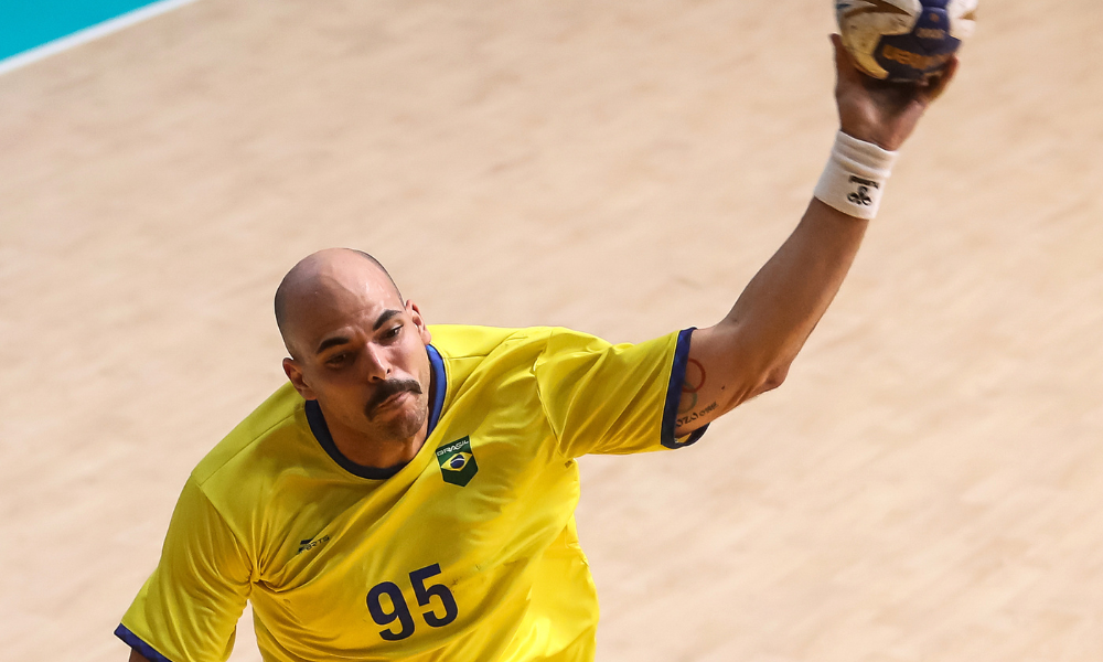 Gustavo Rodrigues, do Handebol, anotou cinco gols no jogo entre Brasil e Alemanha