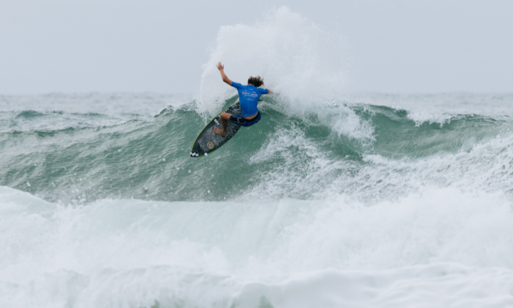 Ryan Kainalo no Mundial Júnior de surfe da WSL