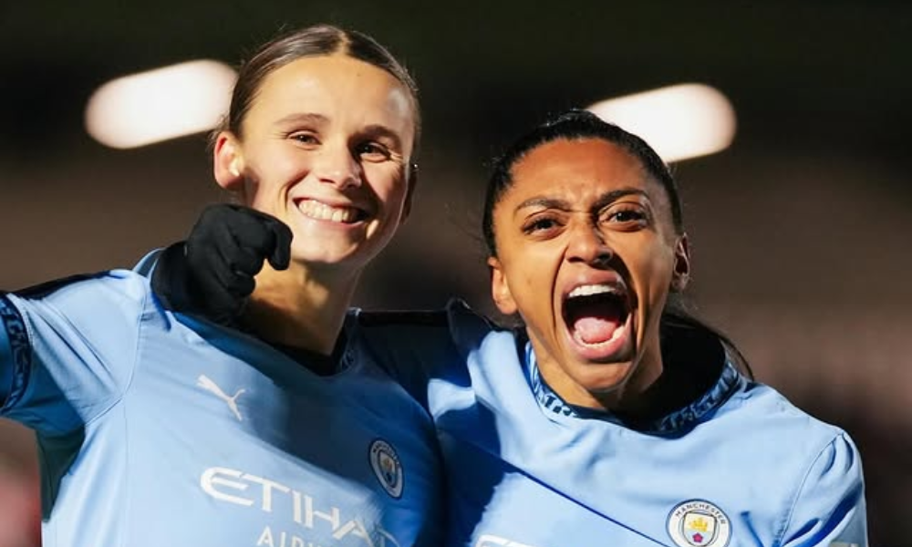 Kerolin comemora vitória com o Manchester City